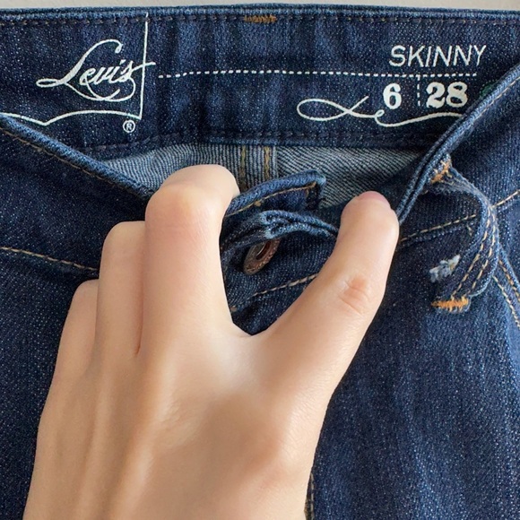 Levi's Dark Wash Skinny Jeans, Size 6/28 - Picture 9 of 16